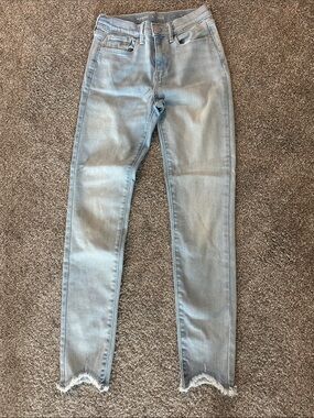 Light Wash Girl’s Skinny Jeans